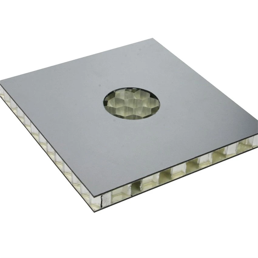 Aluminiowy panel kompozytowy o strukturze plastra miodu