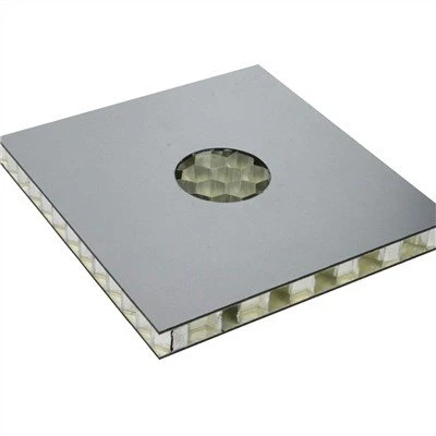Aluminiowy panel kompozytowy o strukturze plastra miodu